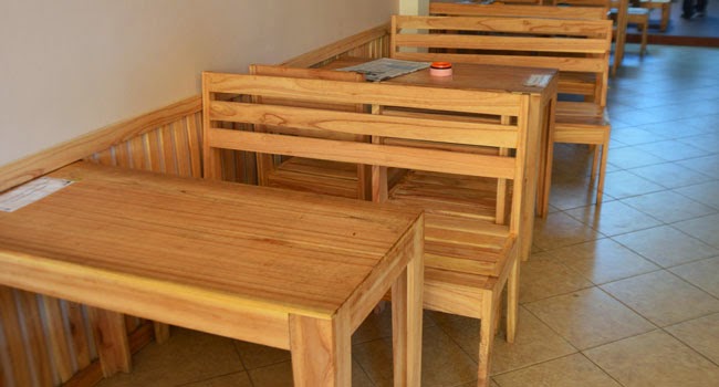 Bàn ghế gỗ quán cà phê - Pallet Trường Dũng - Công Ty TNHH Năng Lượng Xanh Trường Dũng
