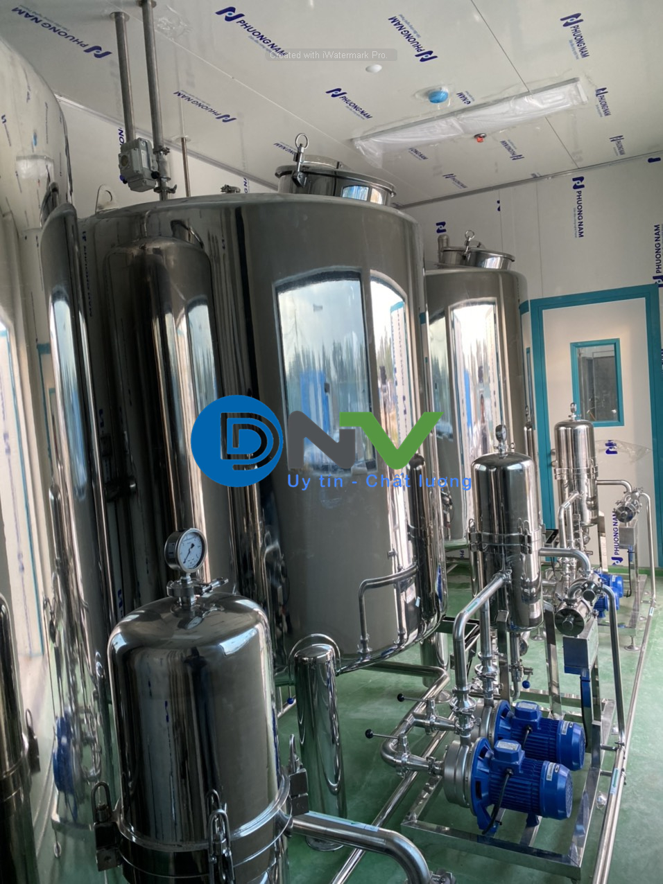 Bồn lưu trữ và phân phối nước tinh khiết - Xử Lý Nước DNV - Công Ty TNHH Thương Mại Sản Xuất DNV