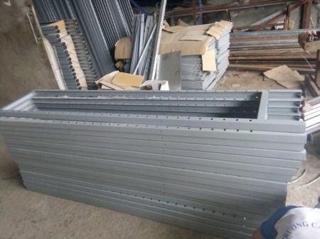 Giá đa năng bằng thanh V đột lỗ