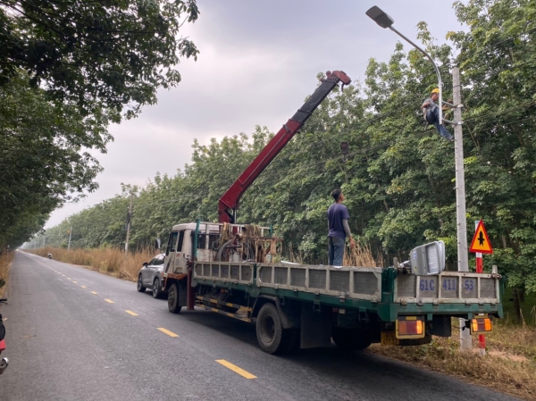 Đèn chiếu sáng - Trạm Biến áp Bình Minh - Công Ty TNHH Xây Lắp Điện Bình Minh