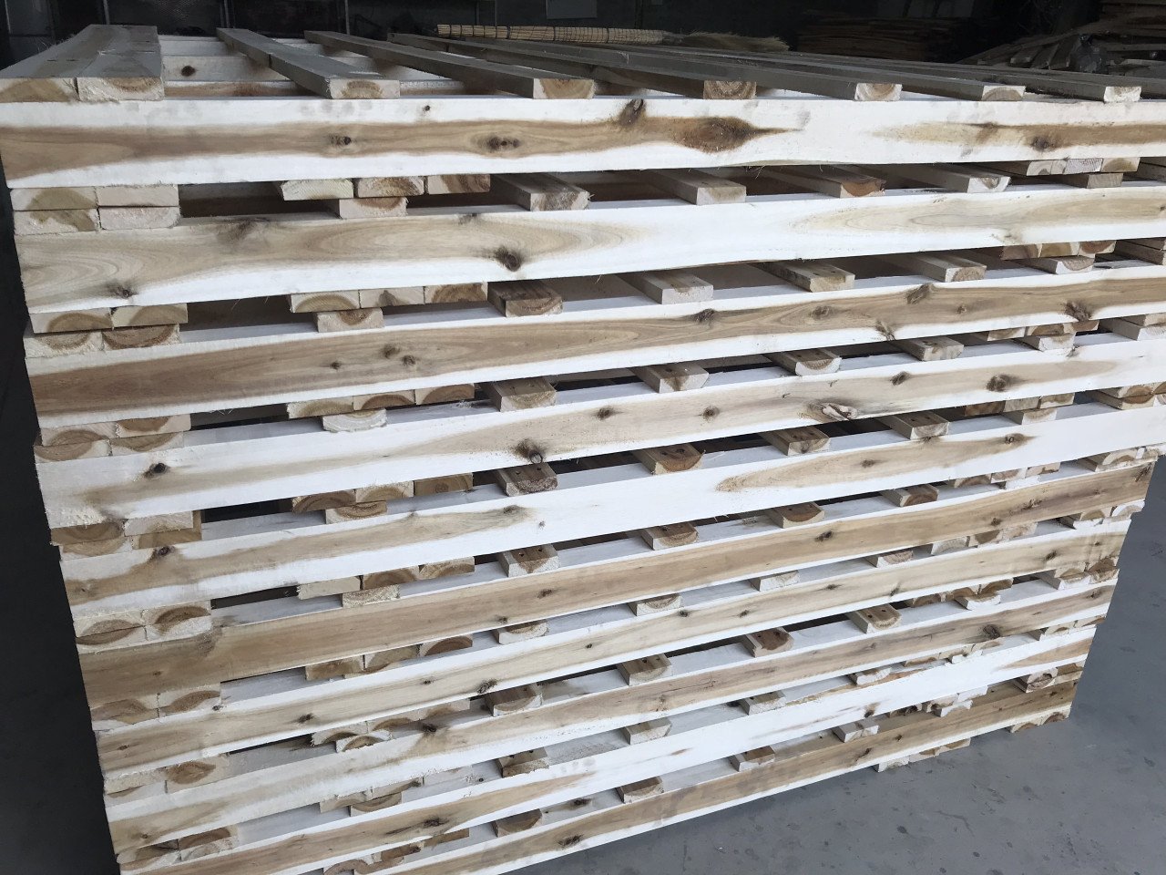 Pallet 1800x1800x120mm - Pallet 24H - Công Ty TNHH Sản Xuất Thương Mại Dịch Vụ Pallet 24H