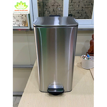 Thùng rác inox đạp chân 30L vuông