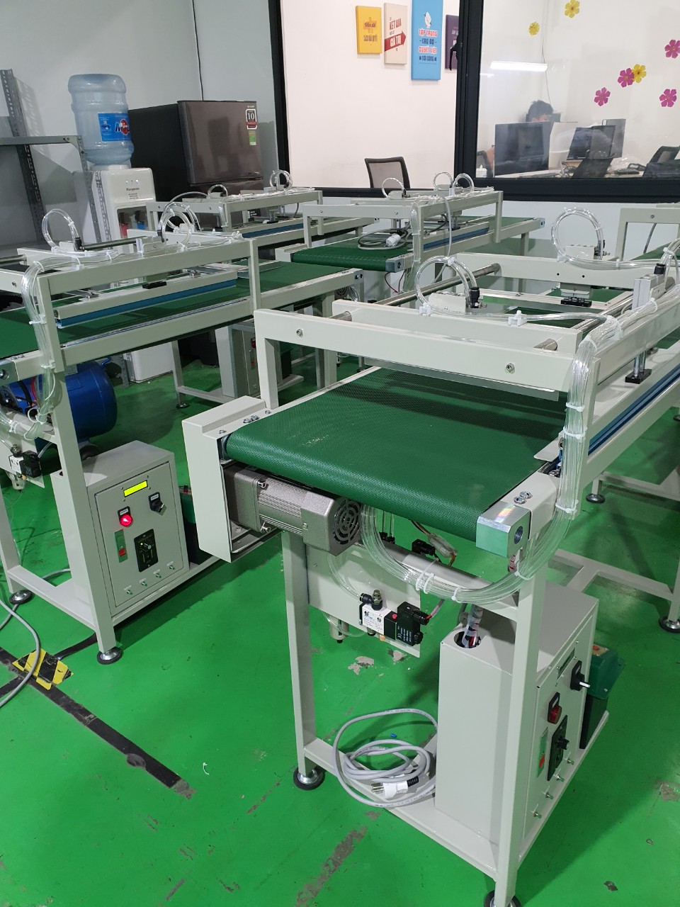 Băng tải tích hợp