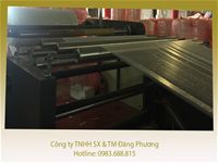 Cuộn xốp hơi trên máy - Công Ty TNHH Sản Xuất & Thương Mại Đăng Phương