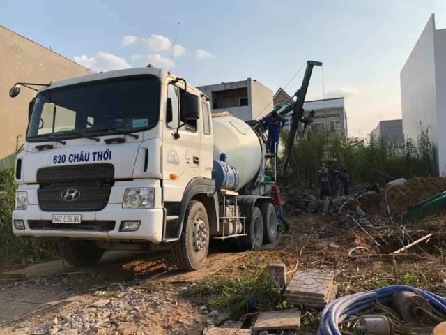 Thi công đóng cọc