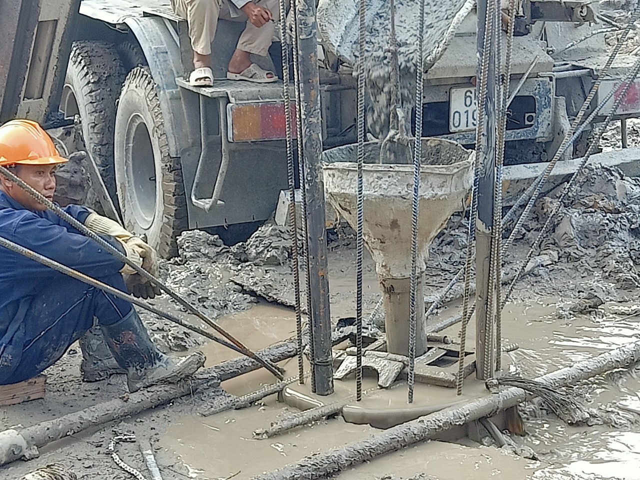 Thi công đóng cọc