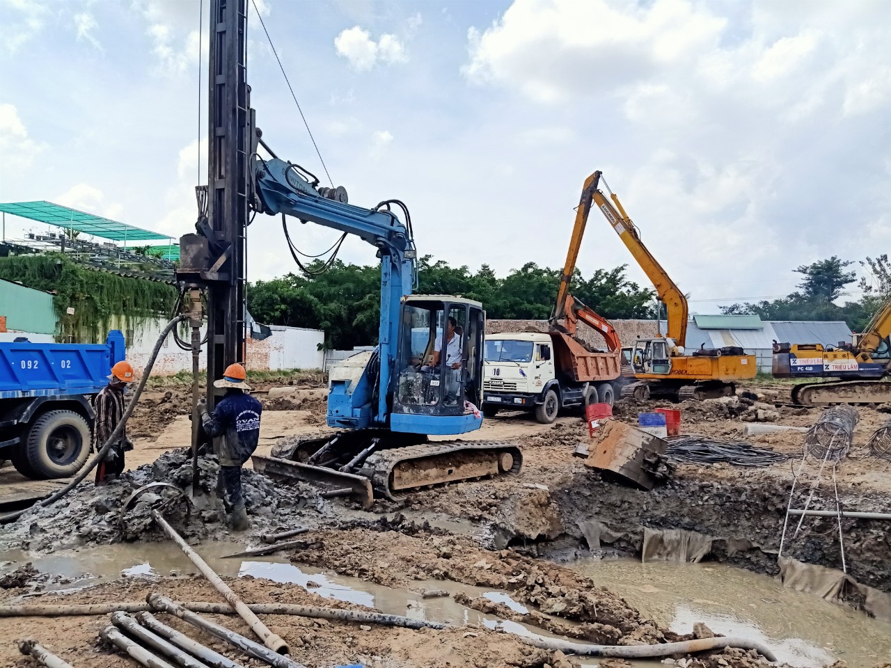 Thi công đóng cọc