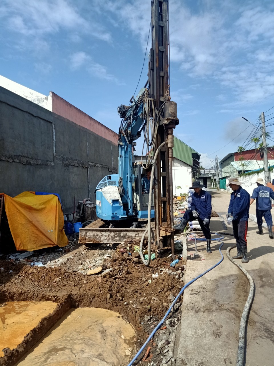 Thi công đóng cọc