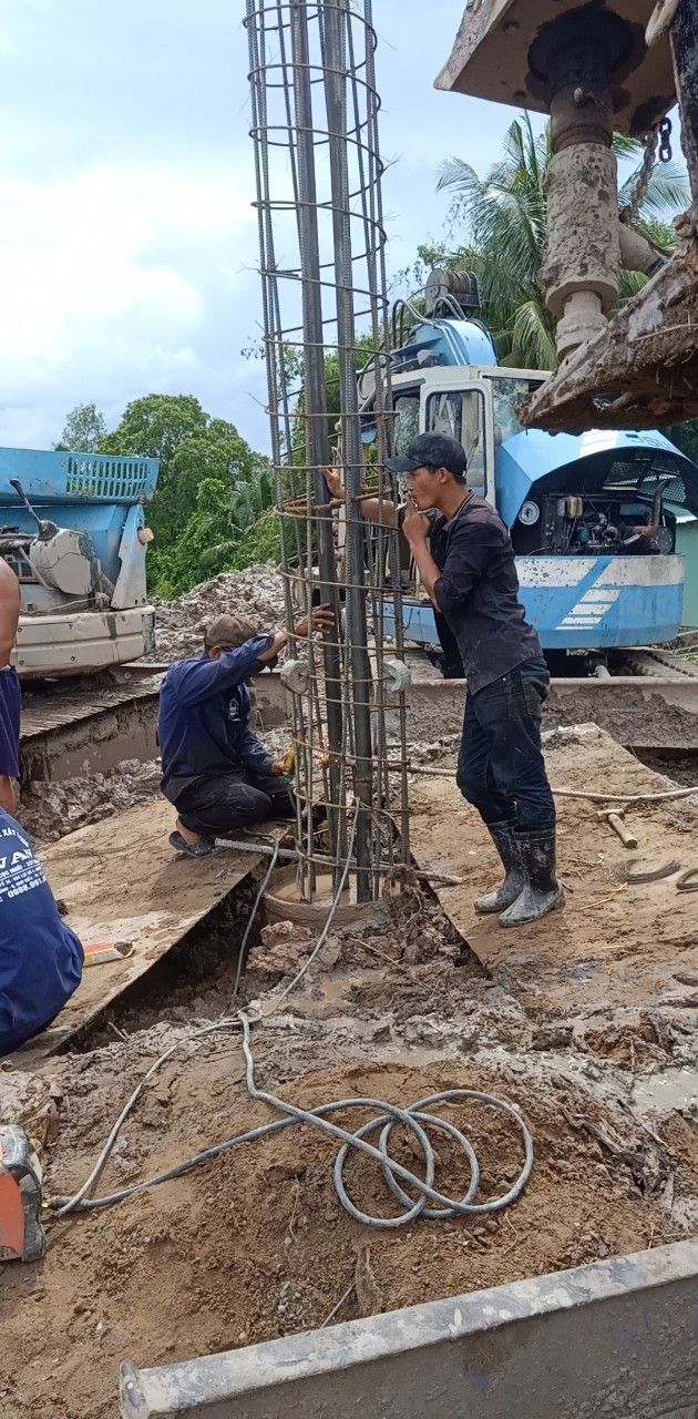 Thi công đóng cọc