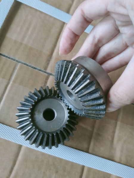 Bánh răng - Trục vít