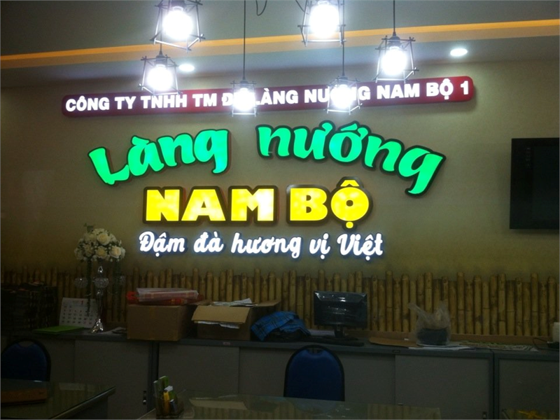 Thi công quảng cáo