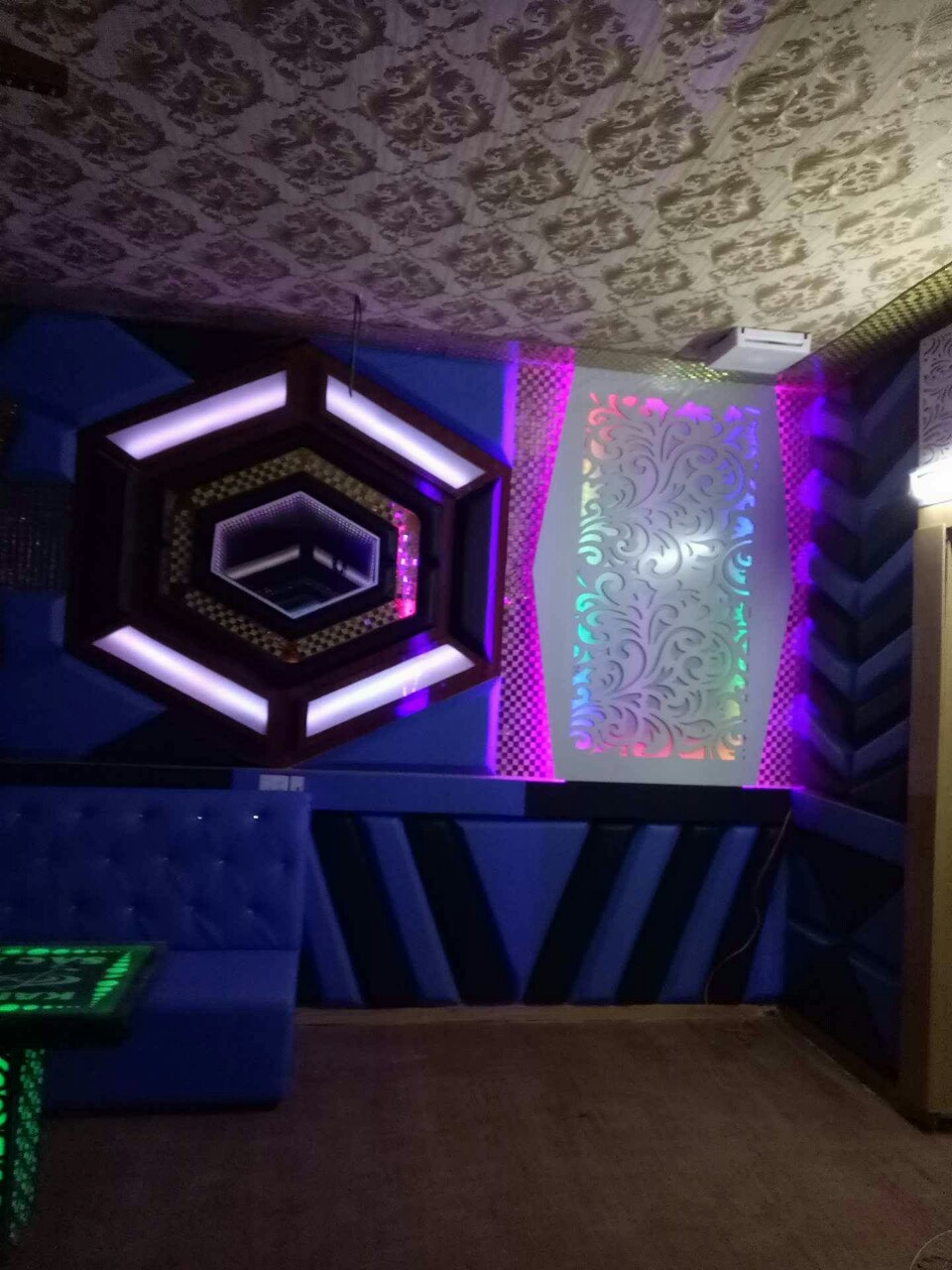 Thiết kế phòng Karaoke - Quảng Cáo Trọng Đạt - Công Ty TNHH MTV In Trọng Đạt
