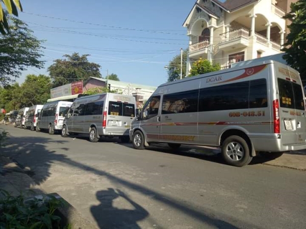 Cho thuê xe du lịch - Xe Du Lịch Thảo Trang - Công Ty TNHH Thương Mại Dịch Vụ Du Lịch Thảo Trang