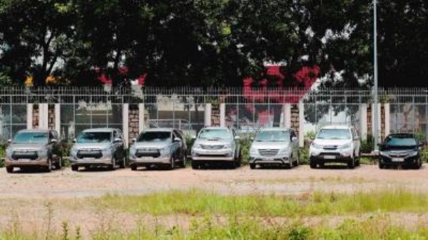 Xe đưa rước sân bay - Xe Du Lịch Thảo Trang - Công Ty TNHH Thương Mại Dịch Vụ Du Lịch Thảo Trang