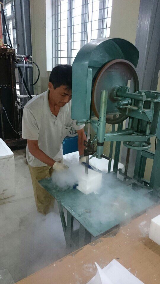 Sản xuất đá khói