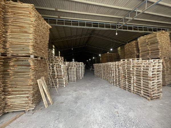 Pallet gỗ - Pallet Gỗ Minh An Khang - Công Ty TNHH Sản Xuất Thương Mại Minh An Khang