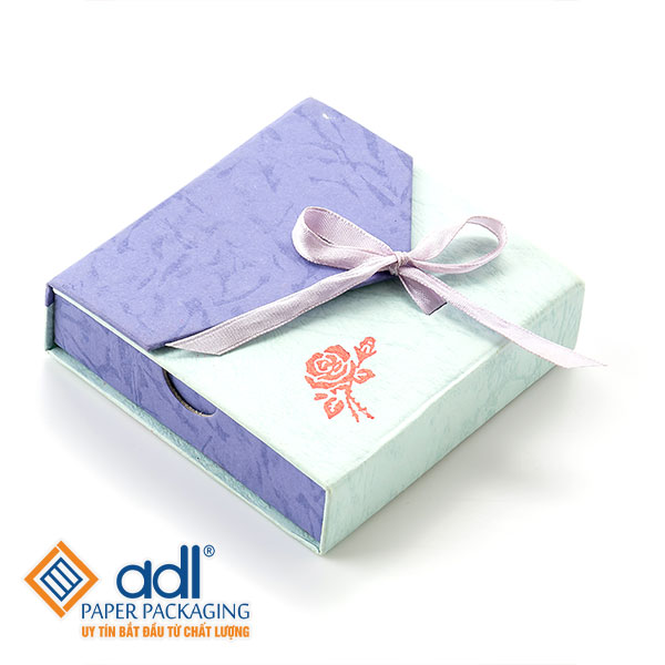 Hộp quà tặng - Bao Bì ADL Paperpackaging - Công Ty TNHH Một Thành Viên ADL Paperpackaging