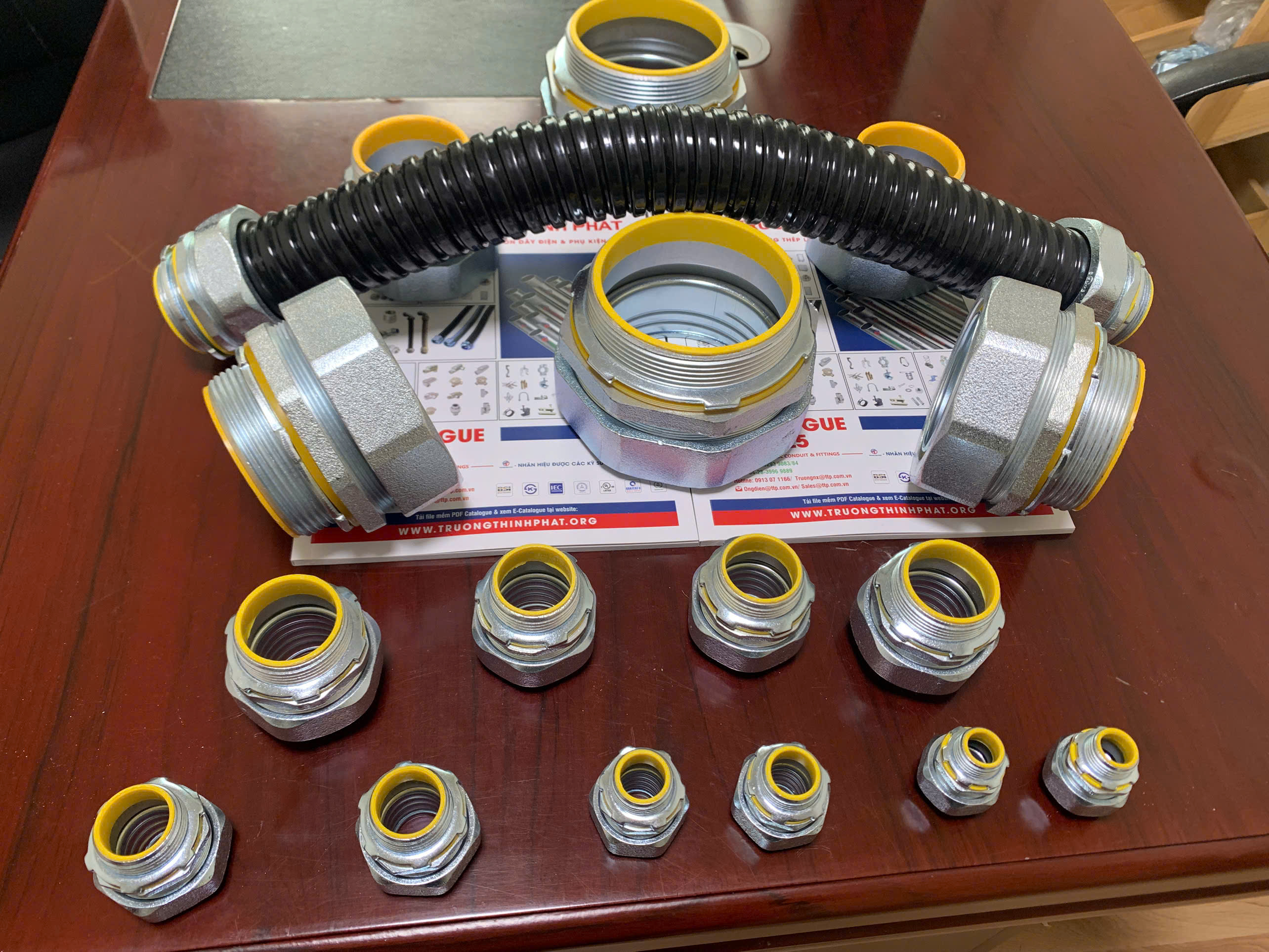 Ống luồn dây điện và phụ kiện