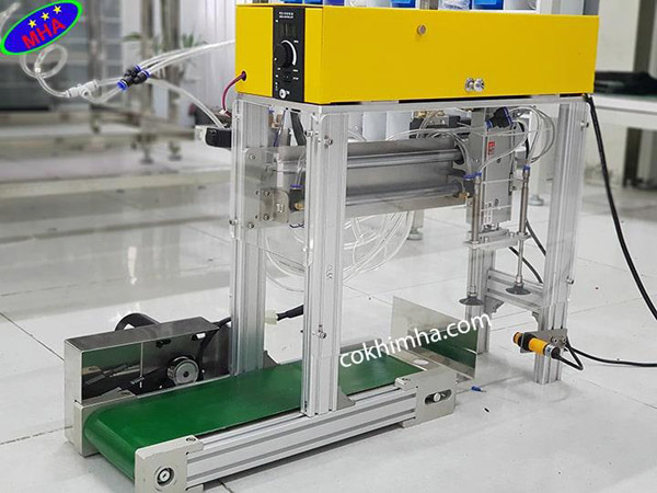 Băng tải cấp phôi máy dập