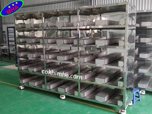 Kệ để hàng có bánh xe