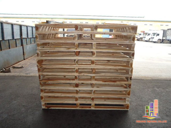 Pallet gỗ 2 hướng nâng - Chi Nhánh Công Ty TNHH TM DV SX Phương Linh