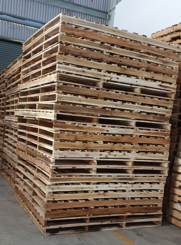 Pallet gỗ