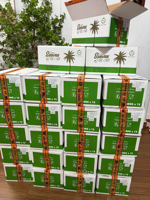 Chà là nguyên cành Sanwan