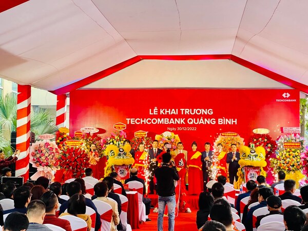 Khai trương ngân hàng Techcombank Quảng Bình