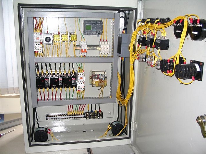 Lắp đặt tủ điện - Công Ty CP Thiết Bị Điện Công Nghiệp Thành Nam