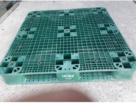 Pallet nhựa