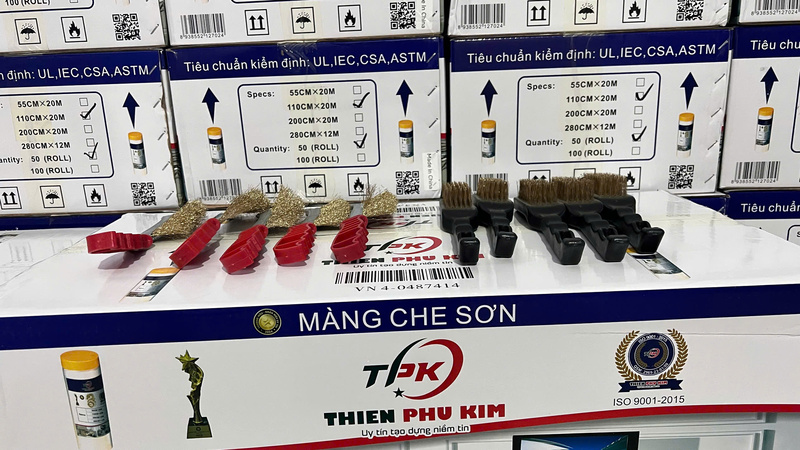 Chổi gỉ cán đen, chổi gỉ cán đỏ