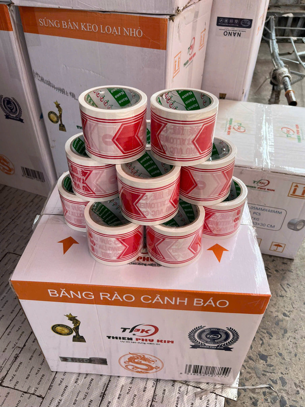 Băng rao cảnh báo màu trắng đỏ
