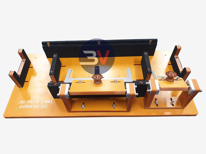 Jig giữ băng dính