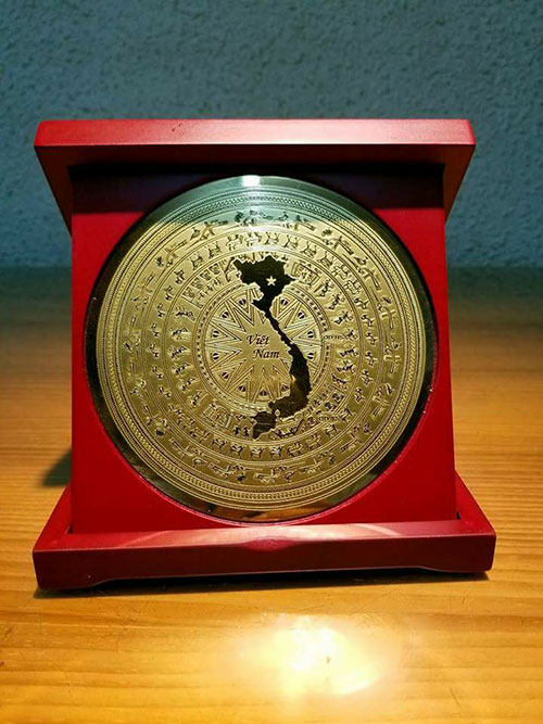 Huy hiệu kỷ niệm đồng - Đúc Minh Quang - Công Ty TNHH MTV Cơ Khí Đúc Minh Quang