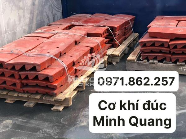 Tấm ốp phản kích - Cơ Khí Đúc Minh Quang - Công Ty TNHH MTV Cơ Khí Đúc Minh Quang