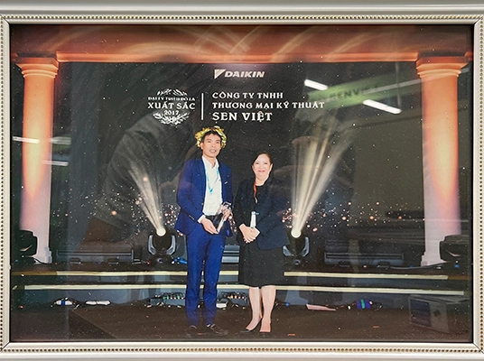 Chứng nhận đại lý triệu USD Daikin 2017