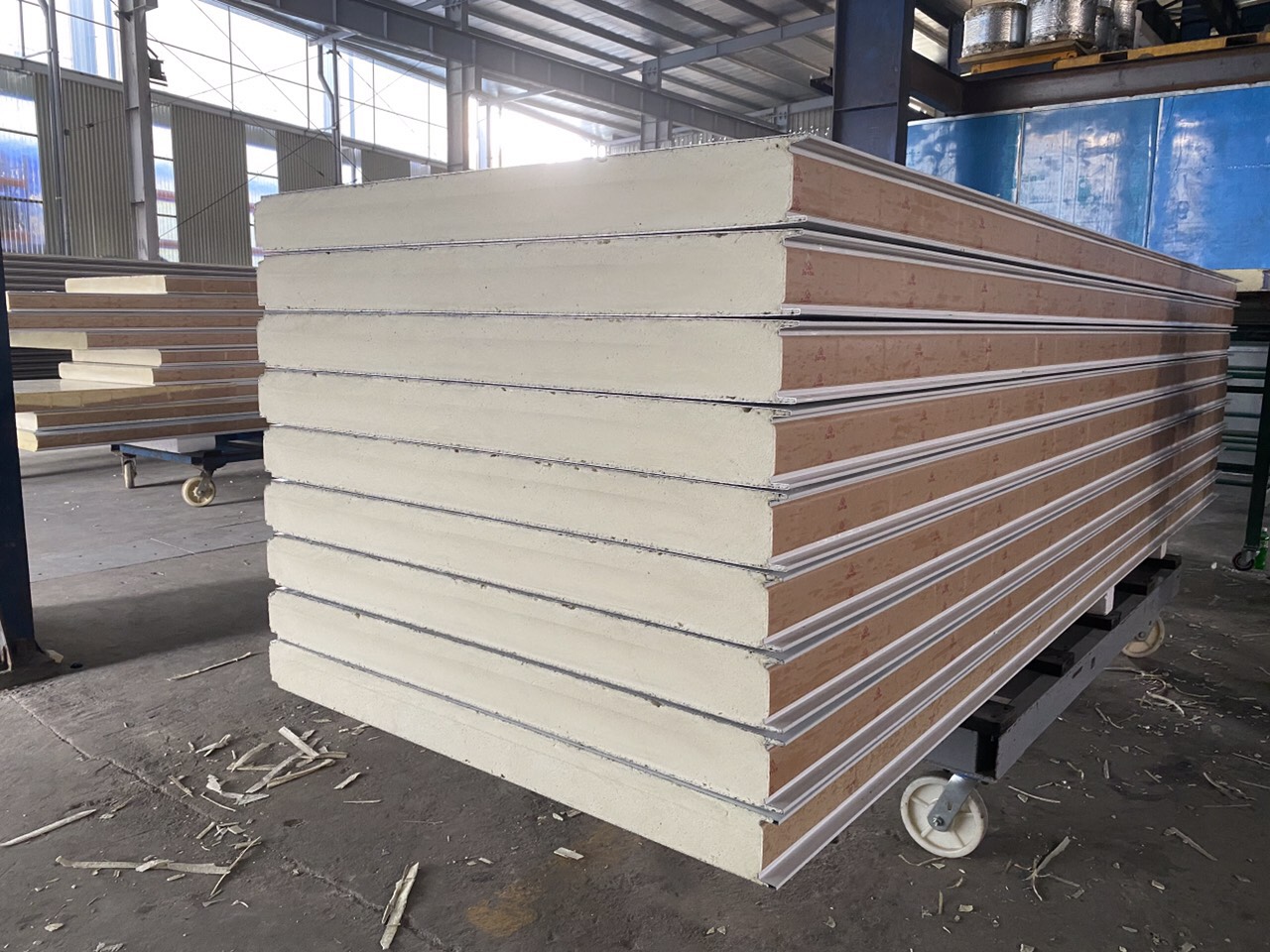 Panel PU vách trong - Panel Visaco - Công Ty TNHH Sản Xuất Và Thương Mại Thái Bình Xanh