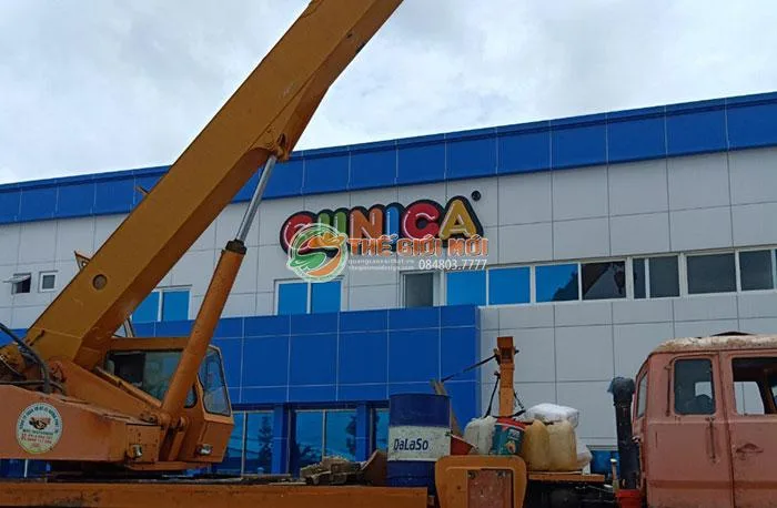 Bảng hiệu chữ nổi Mica