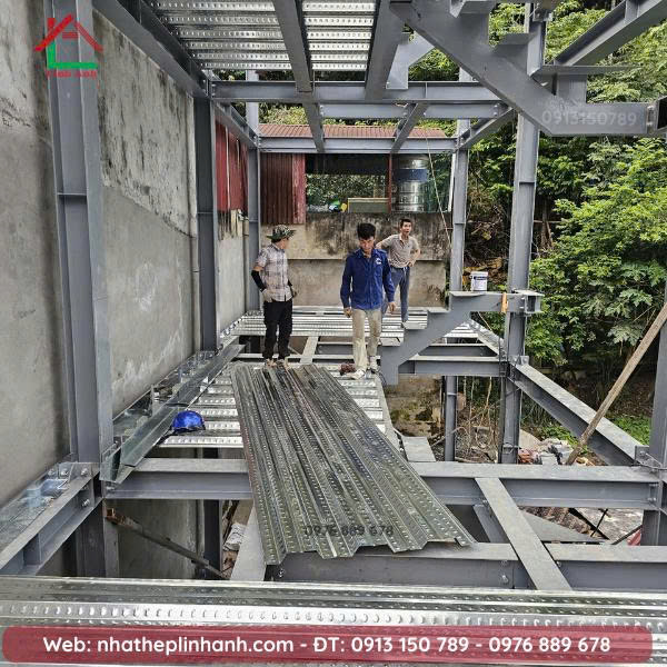 Sàn tôn deck - Cơ Khí Xây Dựng Linh Anh - Công Ty TNHH Thương Mại Và Công Nghệ Linh Anh
