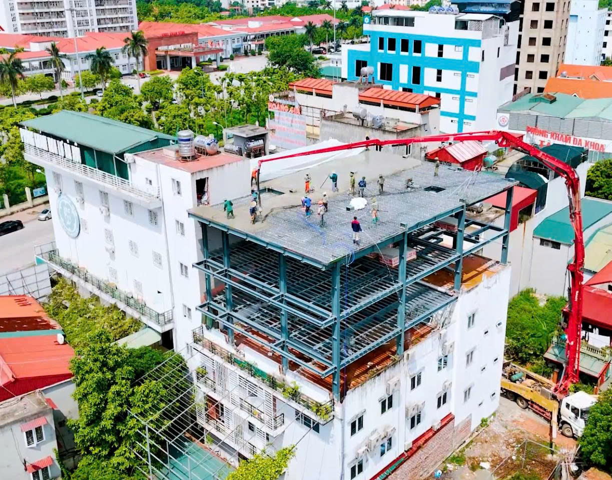 Sàn tôn decking đổ bê tông - Cơ Khí Xây Dựng Linh Anh - Công Ty TNHH Thương Mại Và Công Nghệ Linh Anh
