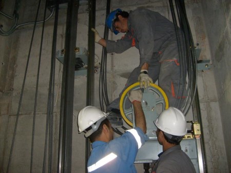 Cung cấp và lắp đặt thang máy - Công Ty TNHH TM Và XNK Phúc Thái