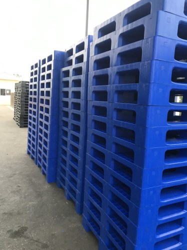Pallet nhựa