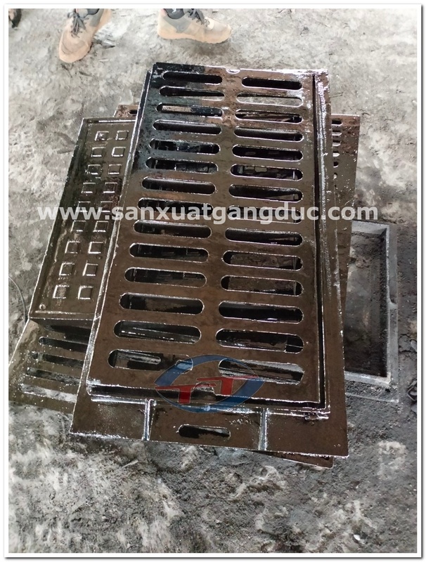 Song chắn rác gang có khung 1030x530x50