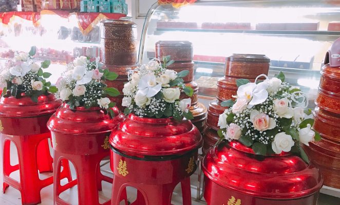 Tráp sơn mài đỏ
