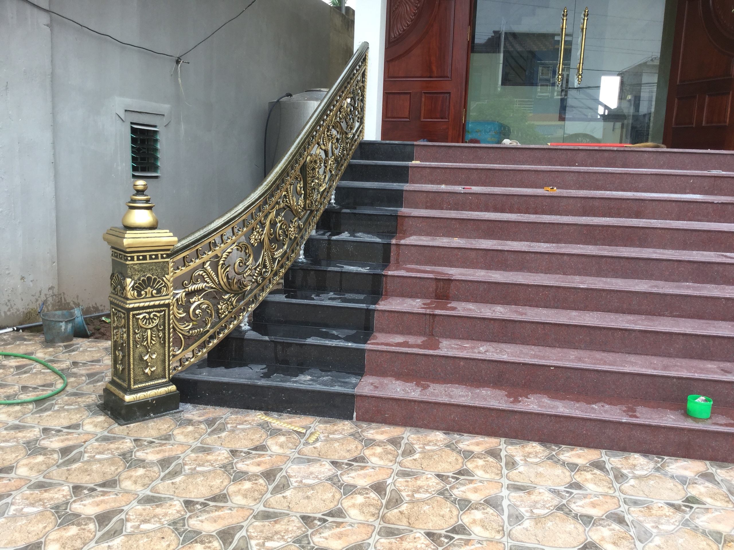Cầu thang nhôm đúc - Công Ty TNHH TM & SX Nhôm Đúc An Khánh