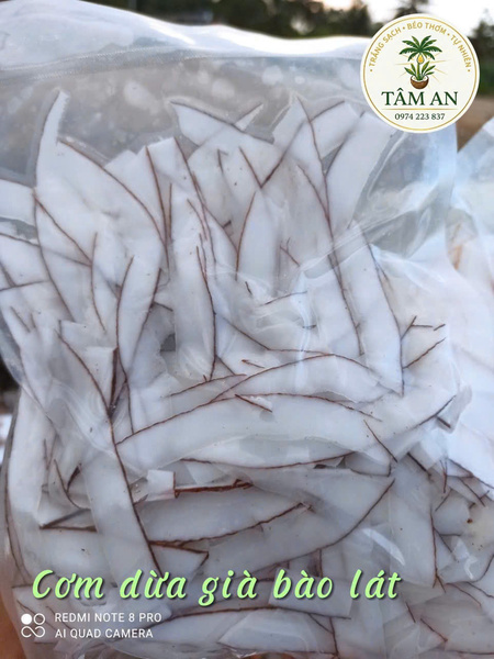 Cơm dừa già bào lát