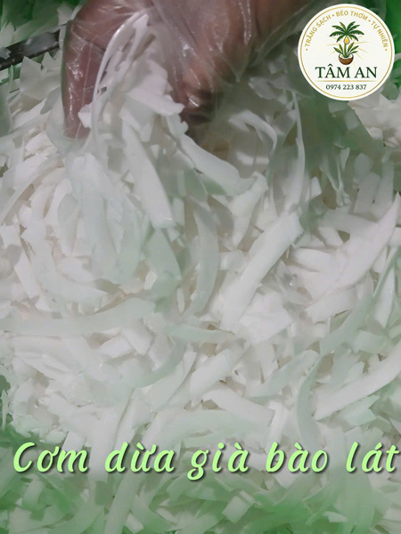 Cơm dừa già bào lát