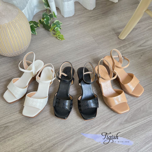Sandal 8P đế xuồng quai ngang caro - Giày Dép Thời Trang Nữ Tigish - Công Ty TNHH Stepwell