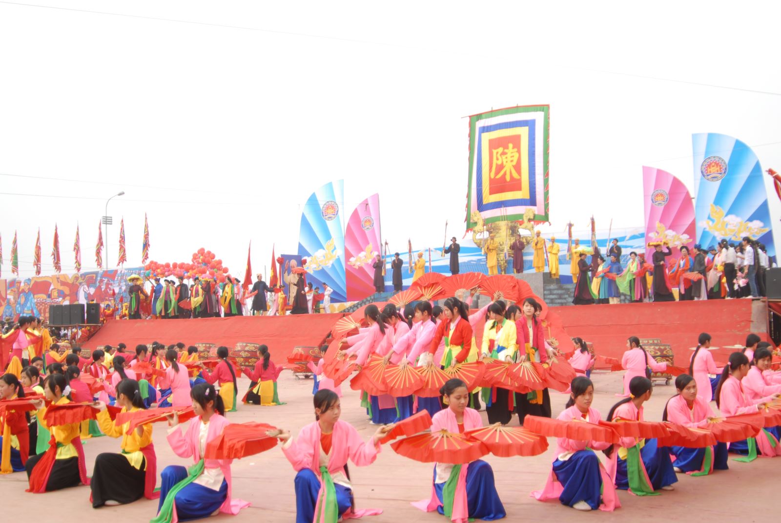 Tổ chức lễ hội truyền thống