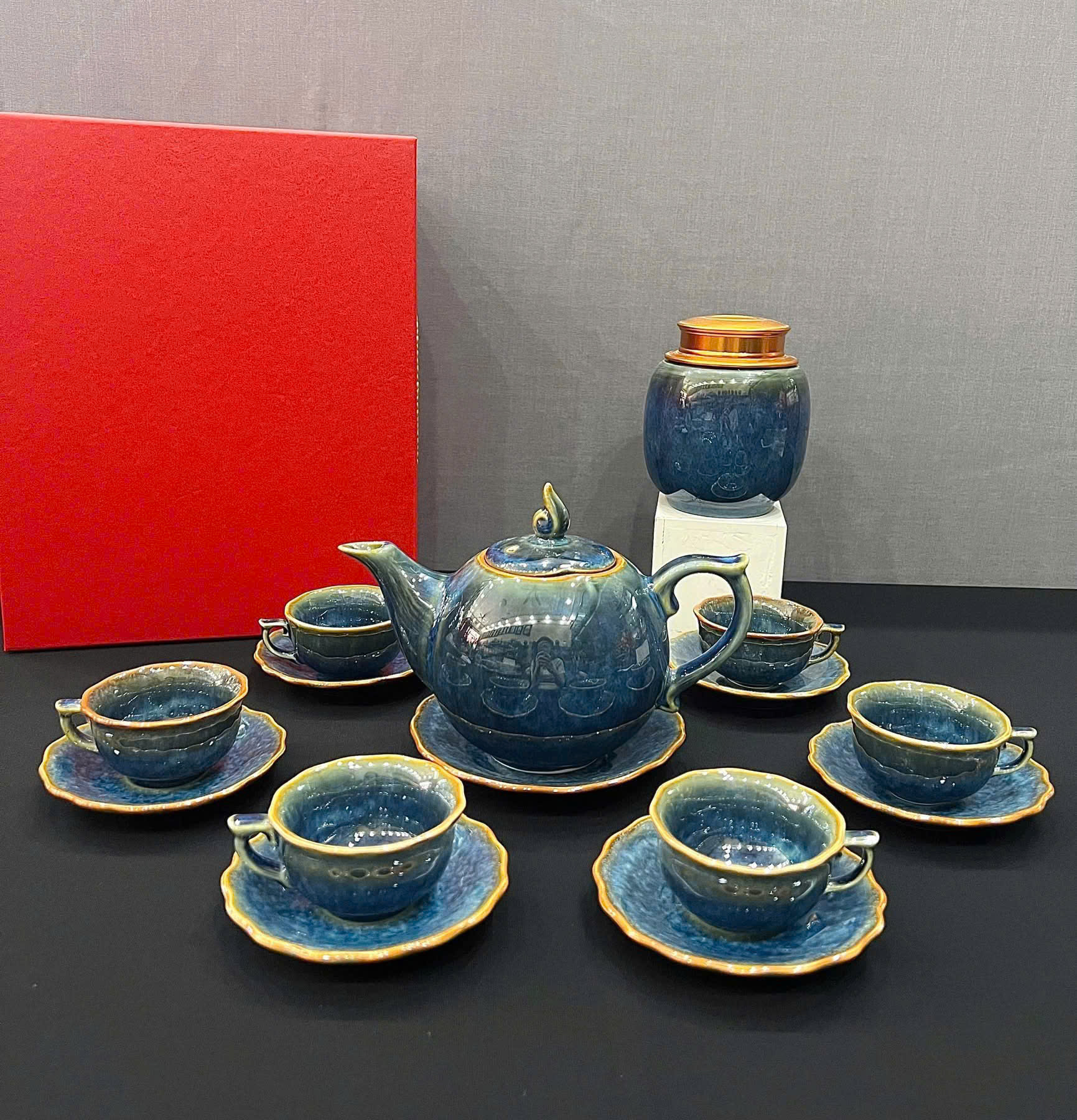 Bộ ấm trà sứ - Gốm Sứ Sáng Tạo Việt - Công Ty TNHH Sản Xuất Và Kinh Doanh Sáng Tạo Việt